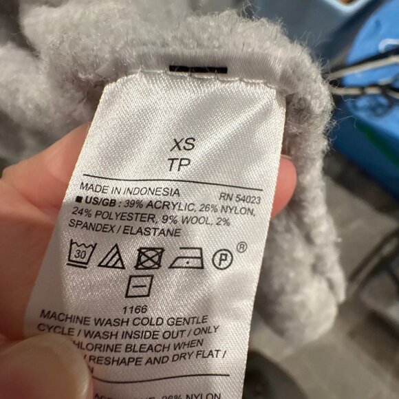 Banana Republic Long Sleeve Cardigan Sweater - Picture 4 of 4